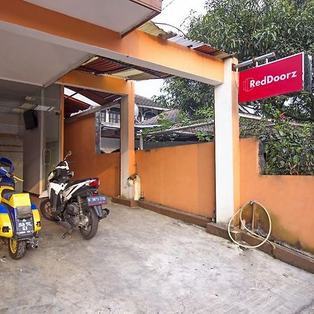 Reddoorz Syariah Near Btc Fashion Mall Бандунг Экстерьер фото