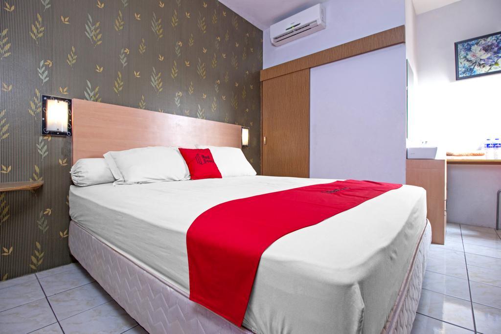Reddoorz Syariah Near Btc Fashion Mall Бандунг Экстерьер фото