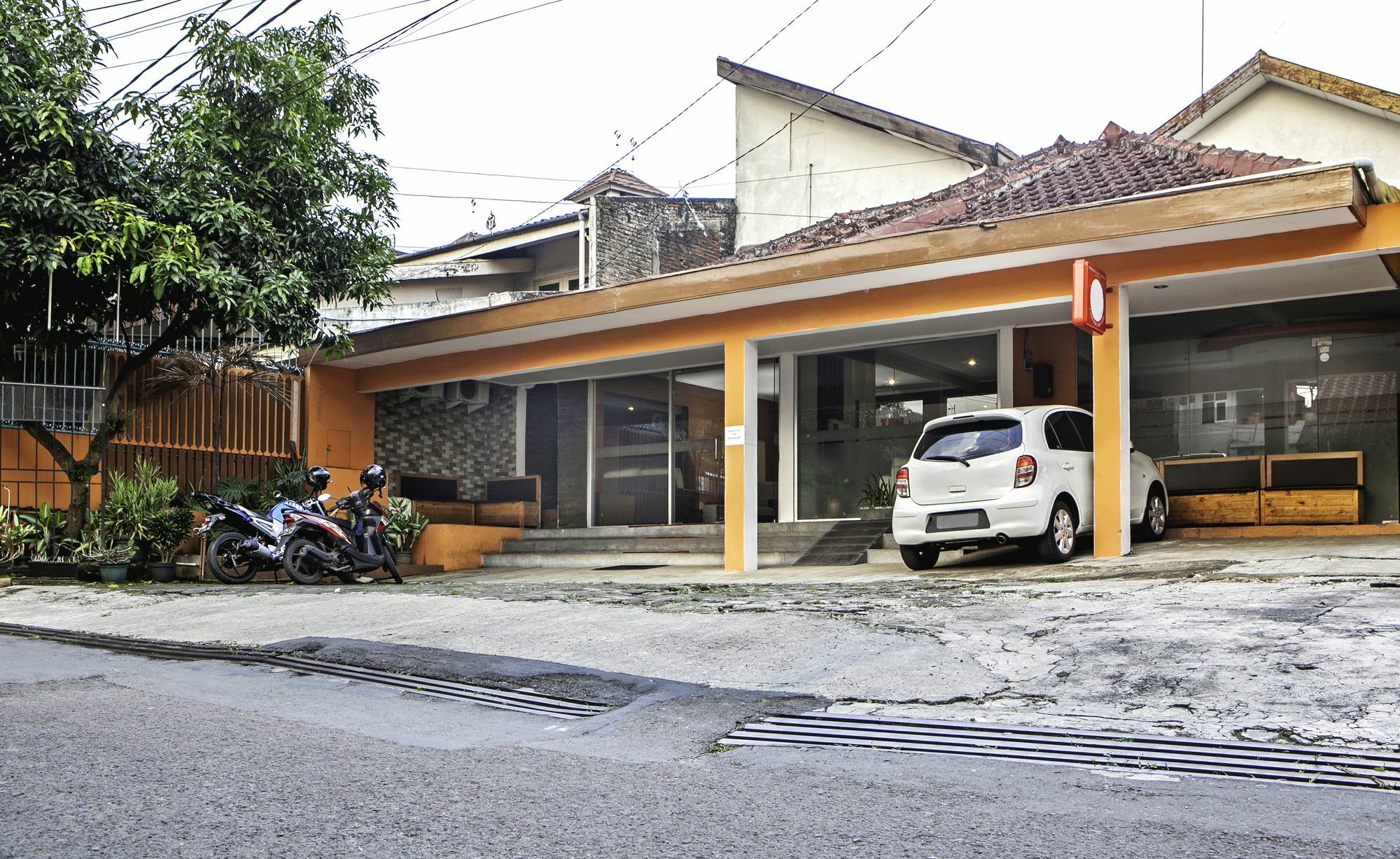 Reddoorz Syariah Near Btc Fashion Mall Бандунг Экстерьер фото